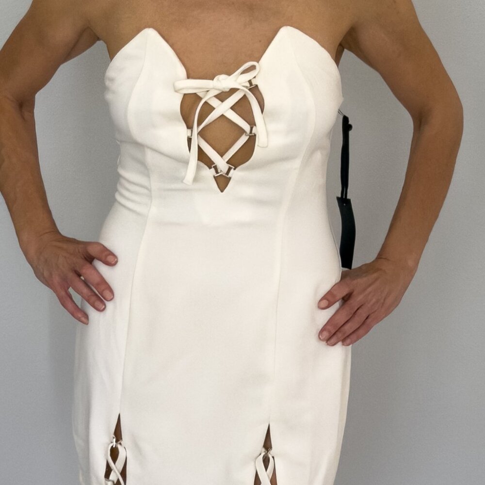 h:ours Lace-Up Bustier Mini Dress NWT – White Cutout Metal Hardware Cocktail Par